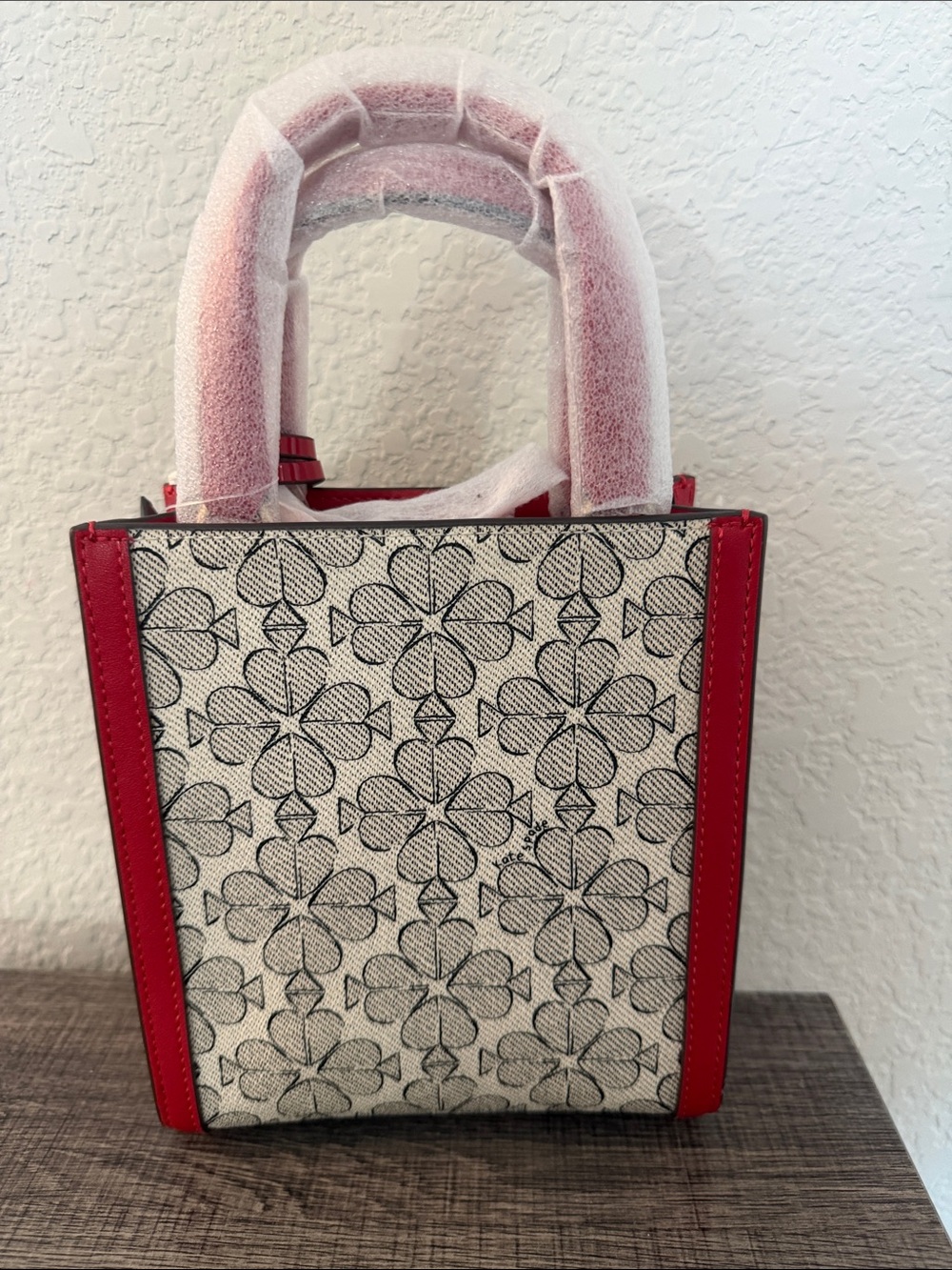 Kate Spade New York Spade Flower
Coated Canvas Manhattan Mini Tote - NWT - Picture 12 of 16
